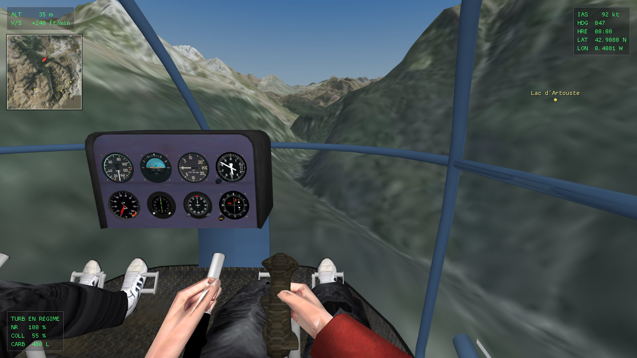 Vue cockpit avec le tableau de bord et les mains du pilote sur les commandes